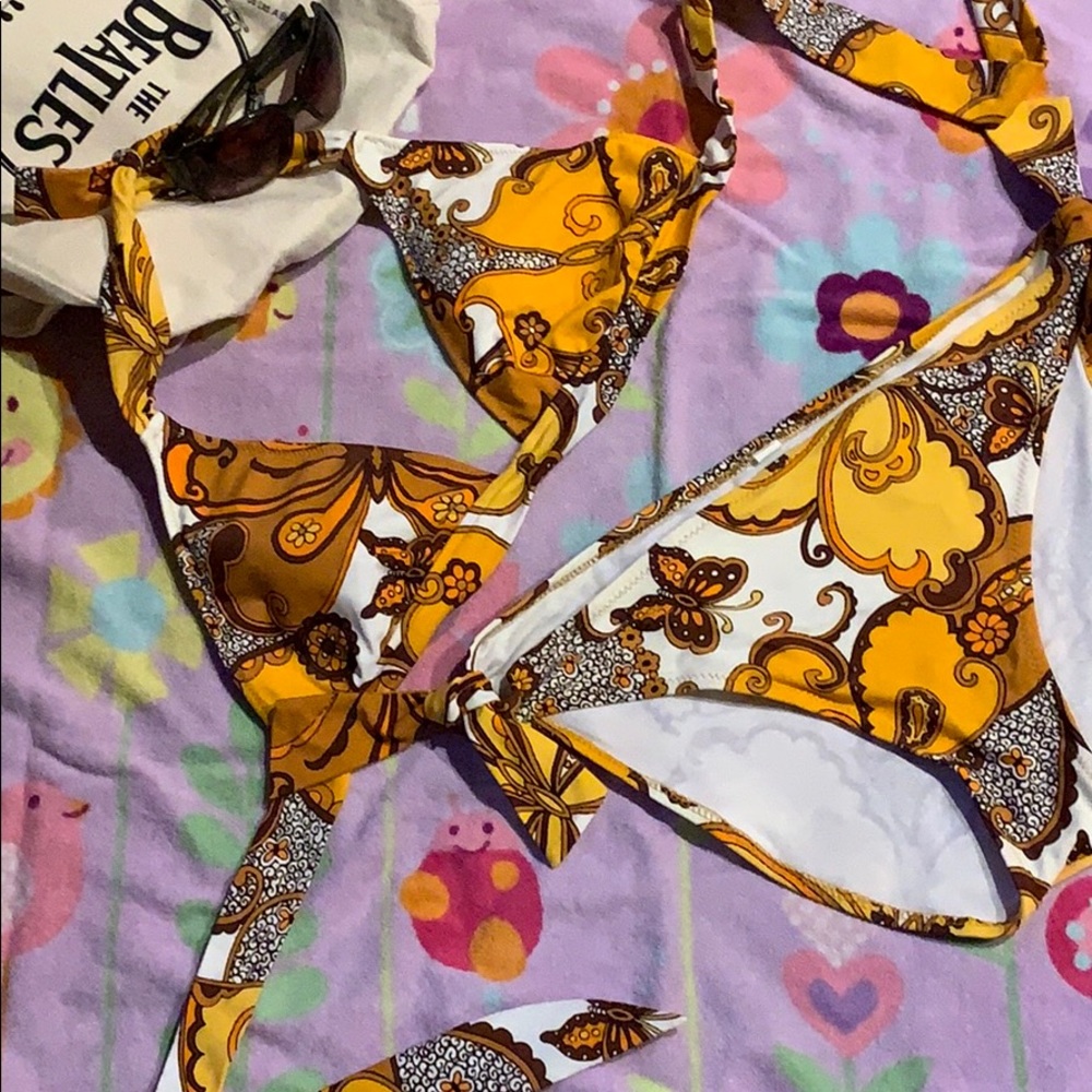 ✂️ Cute orange white and gold Mossimo bikini sz XL
